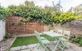 Cute And Cosy 2 Bed House On A Peaceful Street
